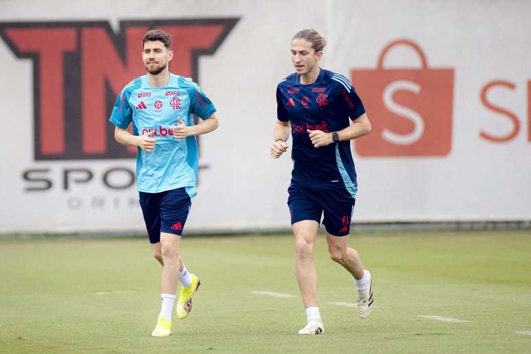 Jorginho em treino com Filipe Lu&iacute;s &ndash;