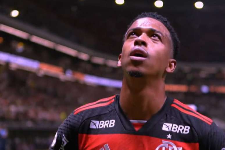 Carlinhos n&atilde;o tem espa&ccedil;o no Flamengo e defender&aacute; o Remo &ndash;