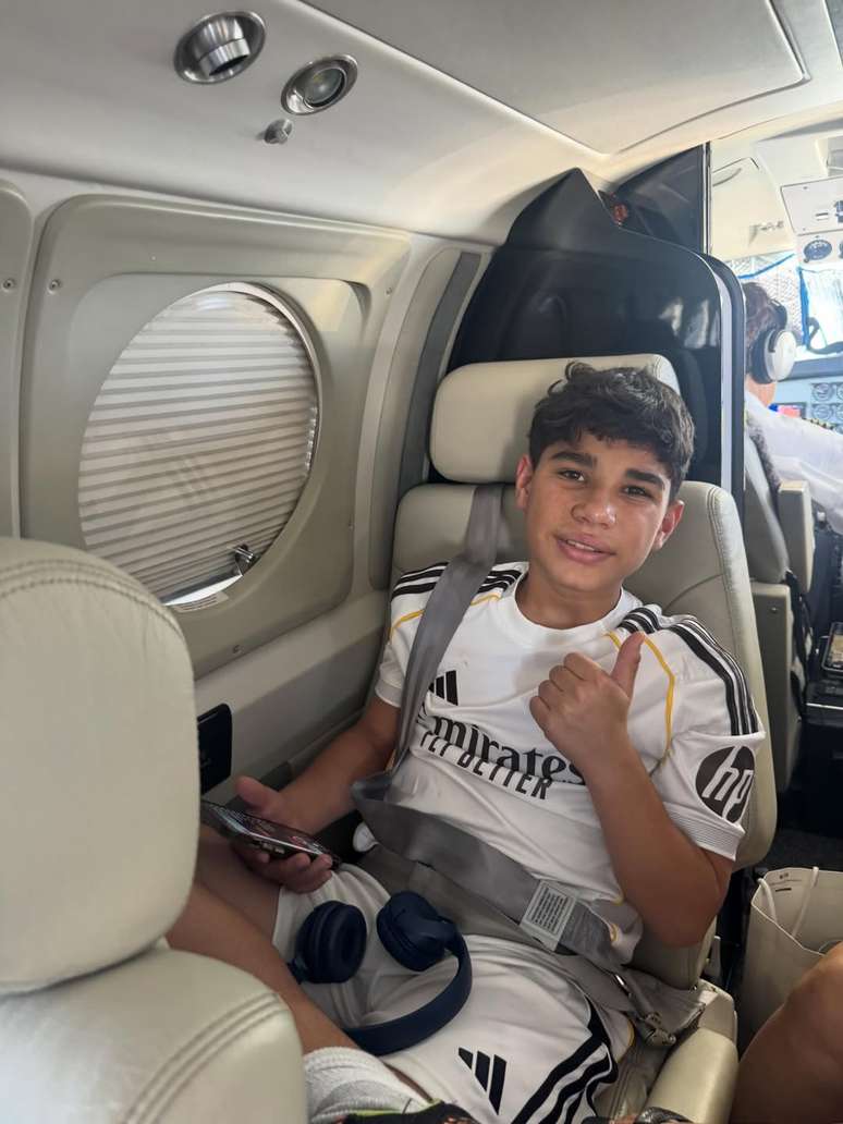 Fam&iacute;lia de Marcus Buaiz e Isis Valverde estreia jatinho particular