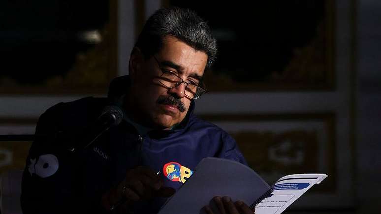 Nicol&aacute;s Maduro denuncia que Trump deseja derrub&aacute;-lo da presid&ecirc;ncia da Venezuela e ficar com o petr&oacute;leo do pa&iacute;s