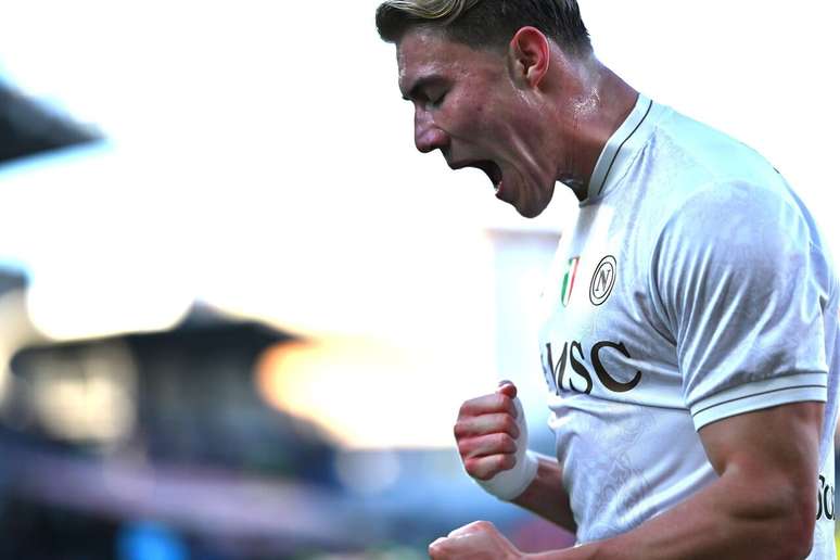 Hojlund vibra. Afinal, foi dele os dois gols da vit&oacute;ria do Napoli sobre a Cremonese.