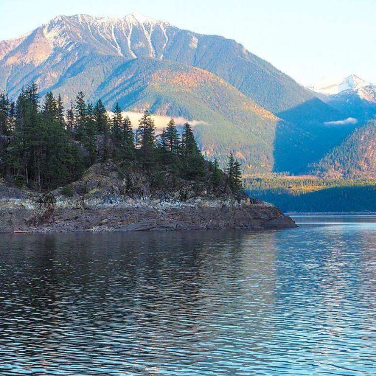 O ambiente selvagem do vale do Slocan, no Canad&aacute;, atrai apreciadores da vida ao ar livre h&aacute; muito tempo