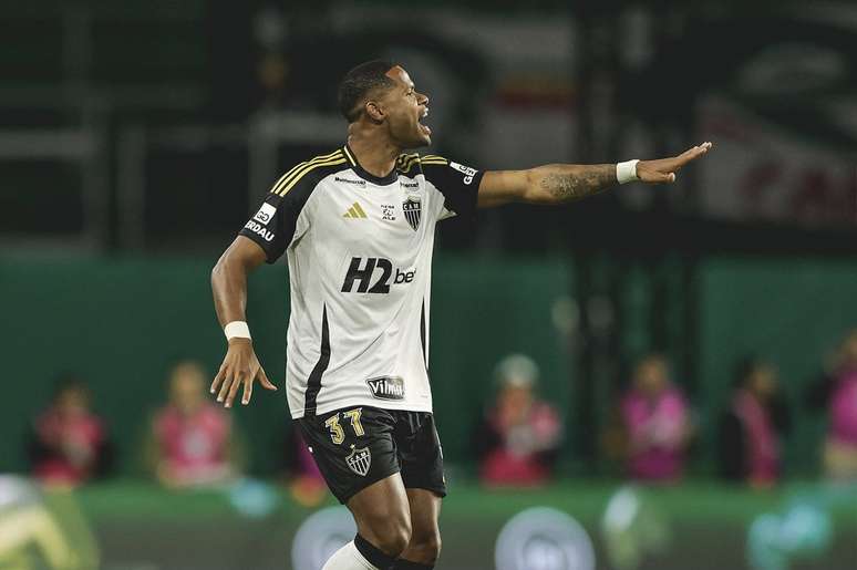 J&uacute;nior Santos n&atilde;o vingou no time carij&oacute; &ndash; Pedro Souza/Atletico-MG