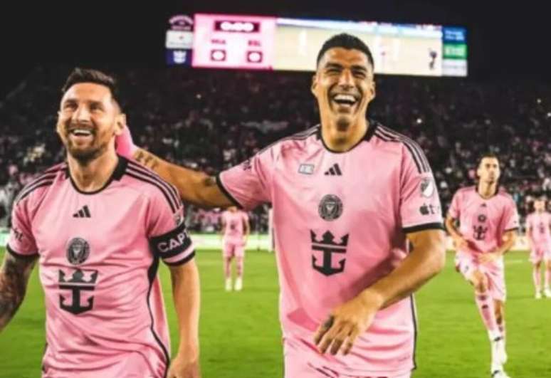 Messi e Luis Su&aacute;rez seguem juntos no Inter Miami em 2026 e os primeiros jogos da Pr&eacute;-temporada ser&atilde;o na Am&eacute;rica do Sul.&nbsp; Mas longe do Brasil.