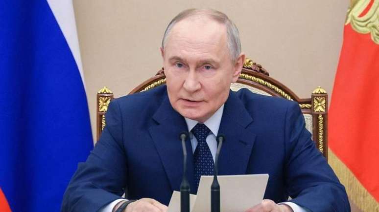 'రష్యా ఉక్రెయిన్ అభివృద్ధి చెందాలని కోరుకుంటోంది' అని ట్రంప్ ఈ ఆదివారం (28/12) అన్నారు.