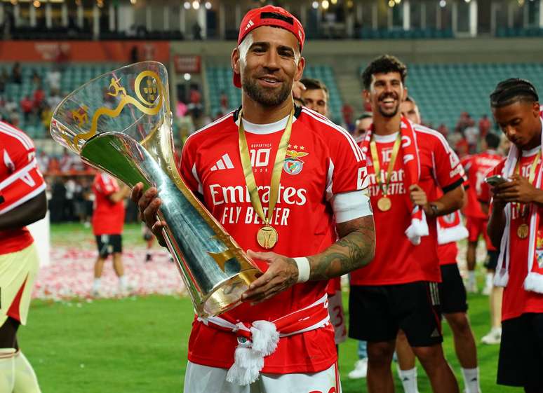 Otamendi, do Benfica. (Photo by Gualter Fatia/Getty Images)