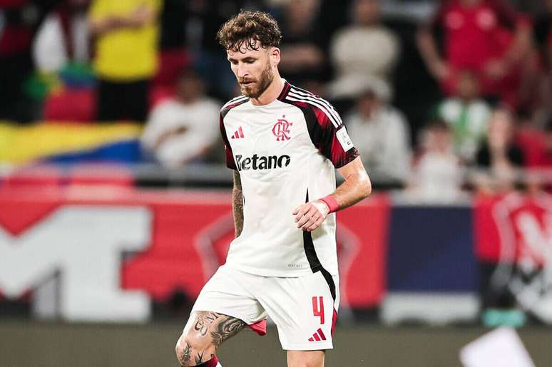 Pereira foi parar no notici&aacute;rio de fofocas da bola nesta segunda -