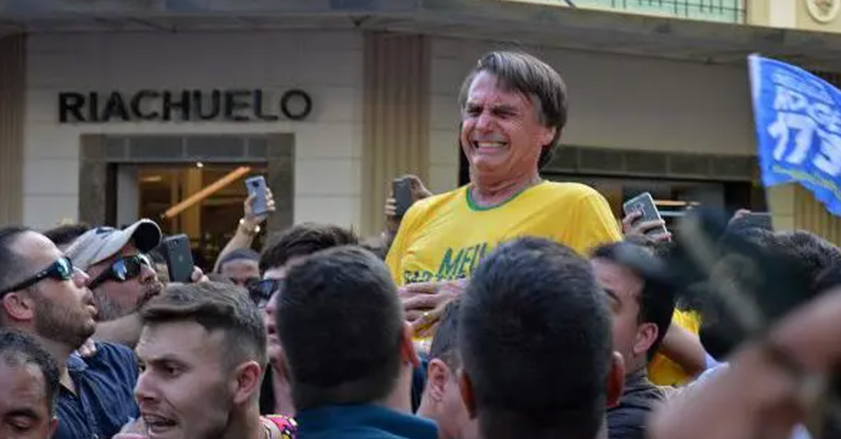 Bolsonaro foi alvo de uma facada em 2018, durante as elei&ccedil;&otilde;es presidenciais. Desde ent&atilde;o, foi submetido a diversas cirurgias