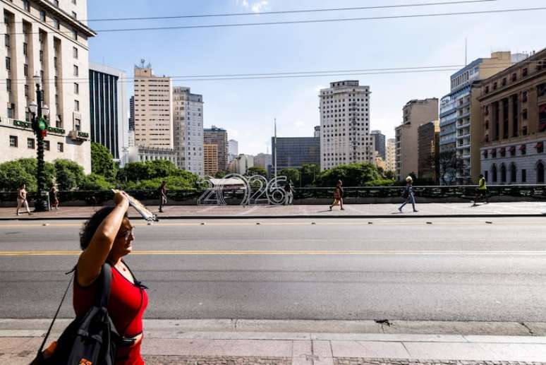 Capital paulista vive onda de calor; altas temperaturas podem causar desidrata&ccedil;&atilde;o e insola&ccedil;&atilde;o