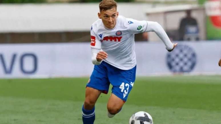 Niko Sigur est&aacute; na mira do futebol ingl&ecirc;s &ndash;