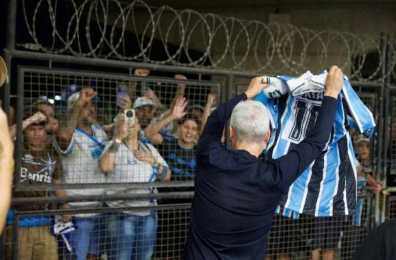 Grêmio కొత్త ఉపబలాలను తీసుకురావడానికి మార్కెట్‌పై నిఘా ఉంచడం కొనసాగించింది -