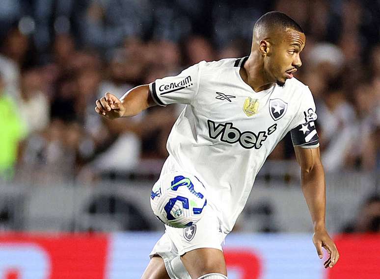 Marlon Freitas foi destaque no Botafogo nos t&iacute;tulos da Libertadores e Brasileir&atilde;o &ndash;