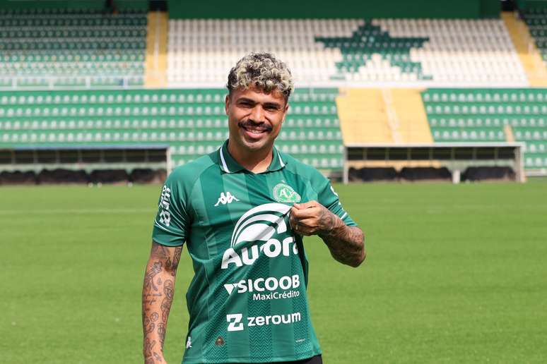 Ap&oacute;s menos de um ano, M&aacute;rcio J&uacute;nior est&aacute; de sa&iacute;da da Chapecoense 