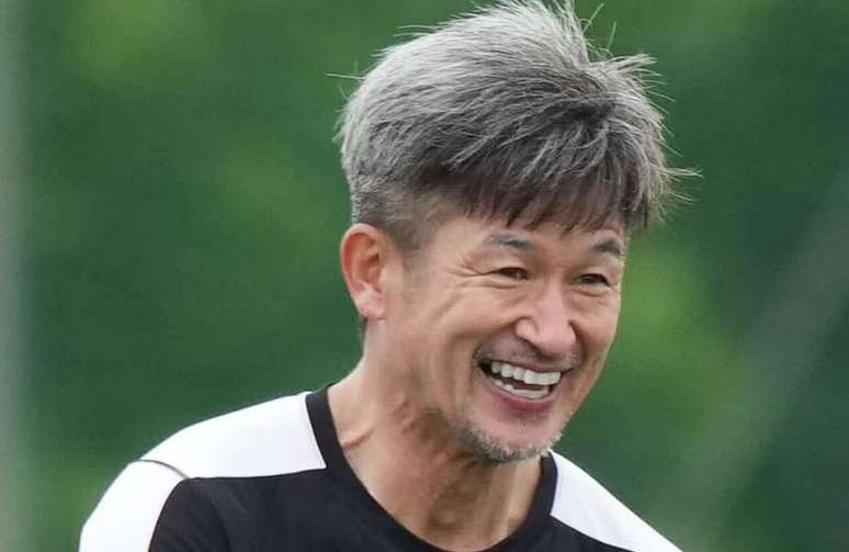 Kazu Miura chama a aten&ccedil;&atilde;o pela longevidade no futebol &ndash;