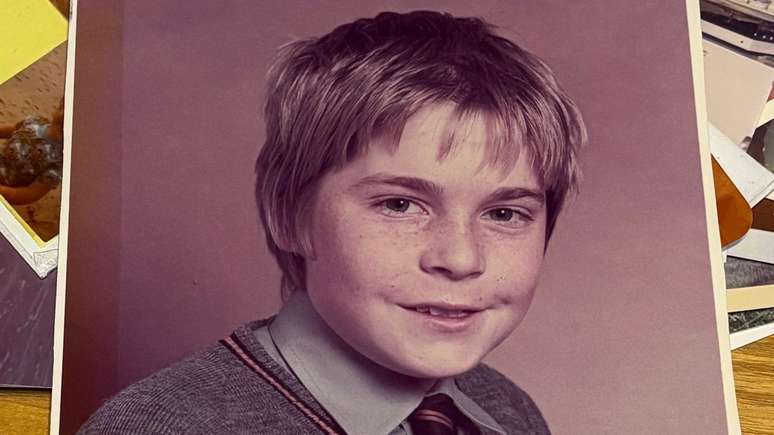 Karl teve dificuldades na escola por causa da dislexia grave, afirma a m&atilde;e