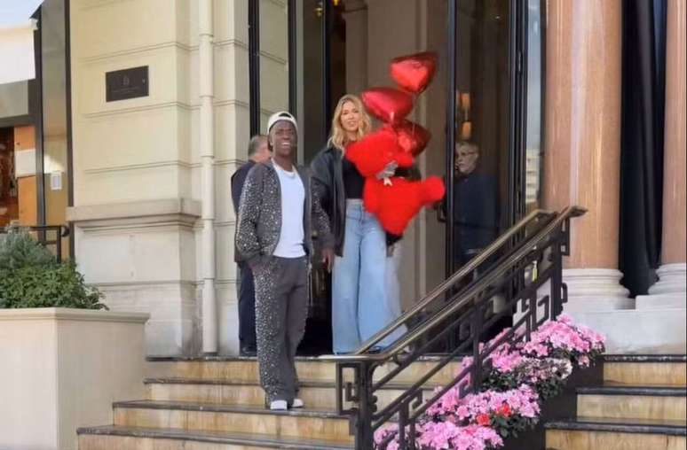 Vini assumiu o romance com Virginia &ndash;