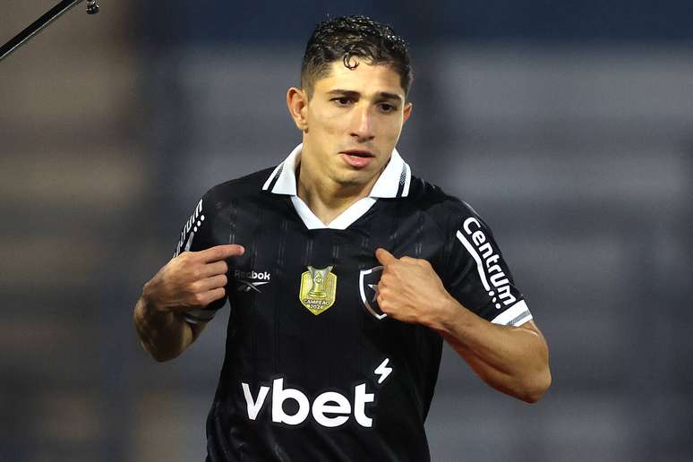 Savarino &eacute; um dos jogadores mais queridos pela galera &ndash;