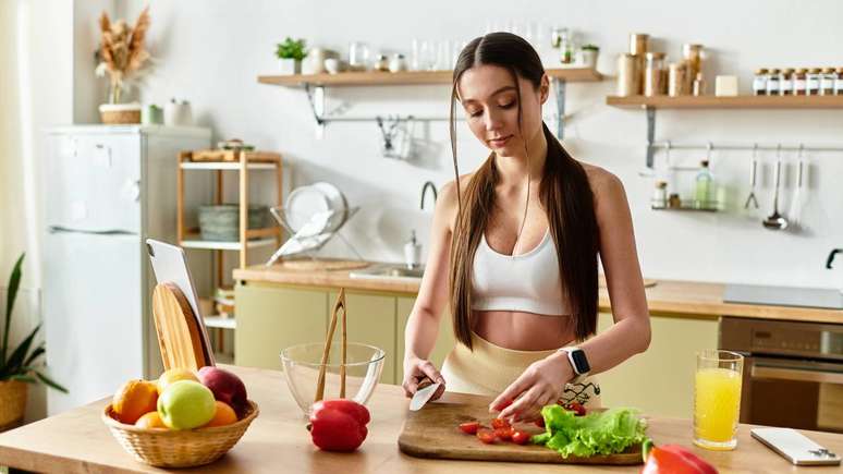 Montar um prato adequado para dias muito quentes envolve equilibrar hidrata&ccedil;&atilde;o, energia e nutrientes &ndash; depositphotos.com / HayDmitriy