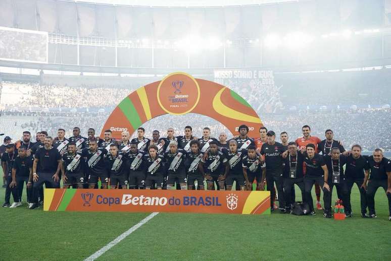 A foto foi tirada, mas n&atilde;o foi eternizada, com o vice da Copa do Brasil.
