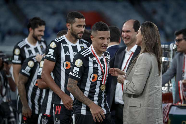 అట్లెటికో-MG షర్ట్‌తో గిల్హెర్మ్ అరానా తొమ్మిది టైటిల్స్ గెలుచుకున్నాడు -