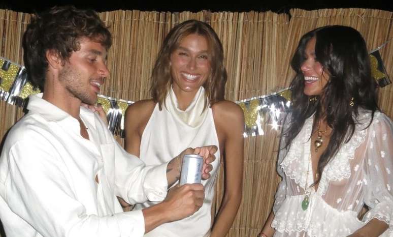 Jo&atilde;o Lucas, Sasha e Bruna Marquezine 