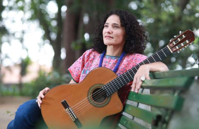 Badi Assad faz show no Sesc Bom Retiro.