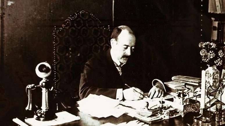 Lobotomia rendeu a Egas Moniz Pr&ecirc;mio Nobel de Medicina