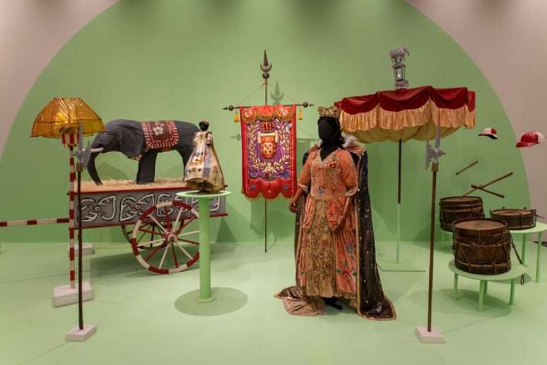 'Trabalho de Carnaval' est&aacute; em cartaz na Pina Contempor&acirc;nea.