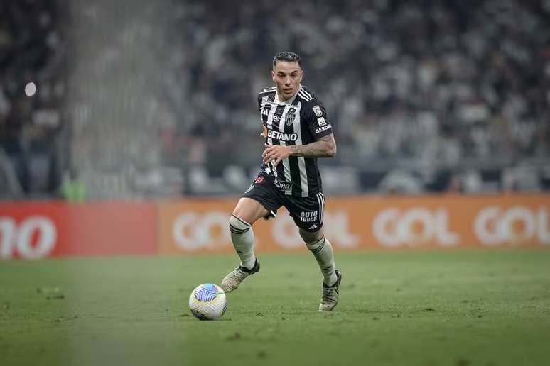 Renzo Saravia &mdash;