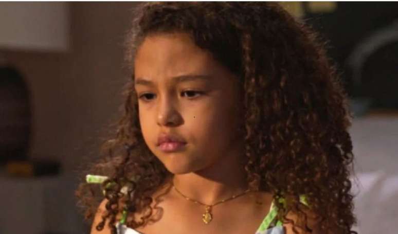 Sofia sofre com golpe sujo de Ellen e pede para voltar para Leona.