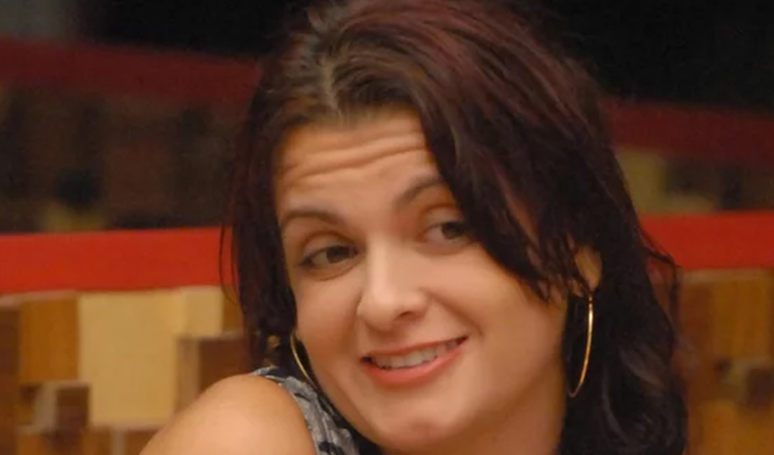 Lembra dela? Elenita, do 'BBB 10', est&aacute; irreconhec&iacute;vel ap&oacute;s perder 20 kg - e vive nova fase ap&oacute;s trajet&oacute;ria conturbada no reality.