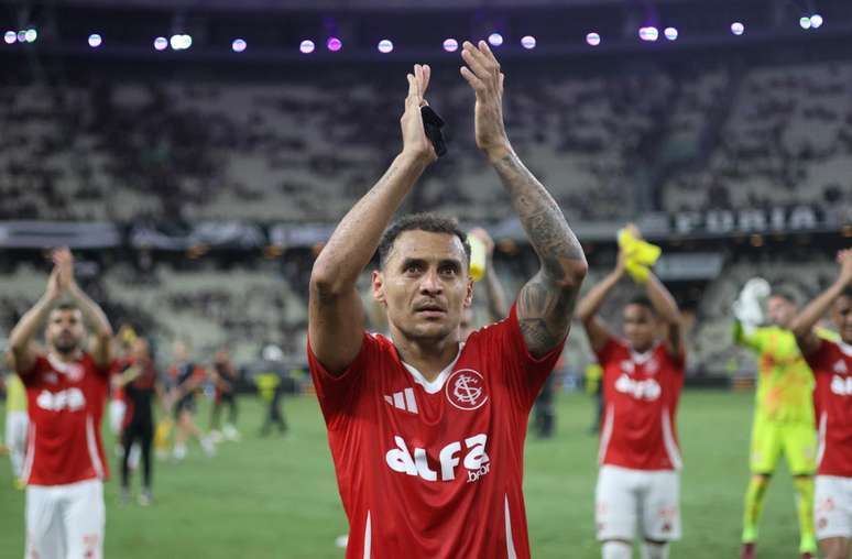 Mais dois anos de Alan Patrick no Beira-Rio &ndash;