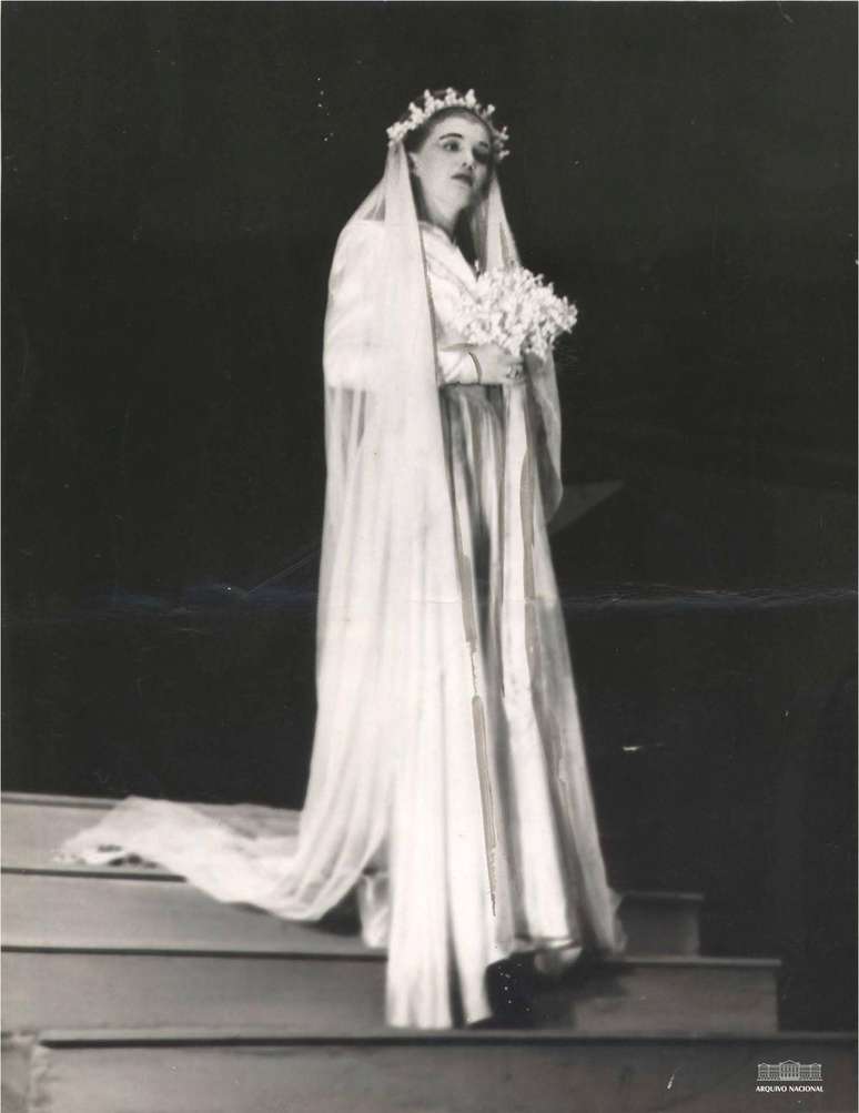 Montagem de 1947 da pe&ccedil;a Vestido de Noiva, com Maria Della Costa encarnando a personagem