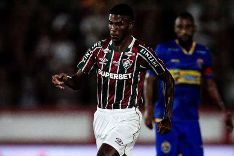 Botafogo pediu Wallace Davi para liberar Savarino ao Fluminense &ndash;