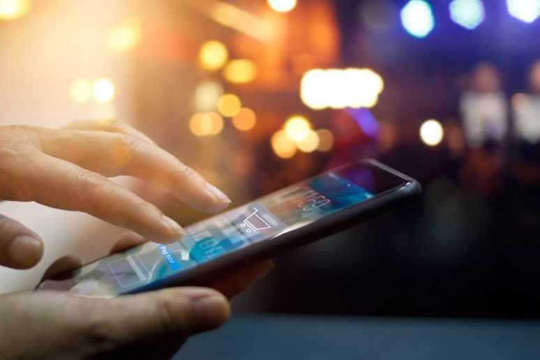 Usu&aacute;rios cadastrados podem jogar Aviator na bet365 pelo celular