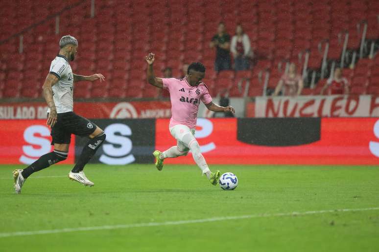 Carbonero fechou com o Colorado por quatro temporadas &ndash;