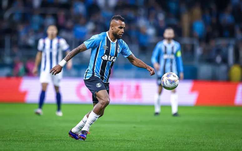 అలెక్స్ సాంటానా గ్రేమియోలో చెరిపివేయబడిన స్పెల్ కలిగి ఉన్నాడు –