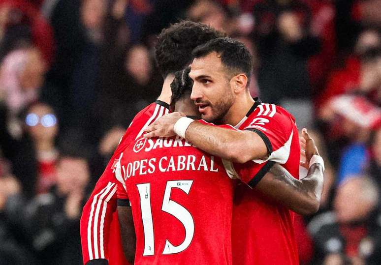 Benfica do t&eacute;cnico Jos&eacute; Mourinho obteve os tr&ecirc;s pontos em casa &ndash;