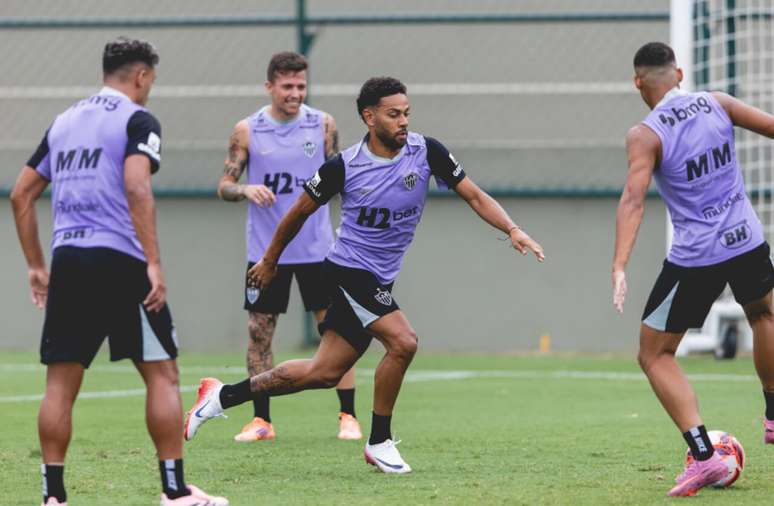 Renan Lodi faz seu primeiro treino na Cidade do Galo &ndash;