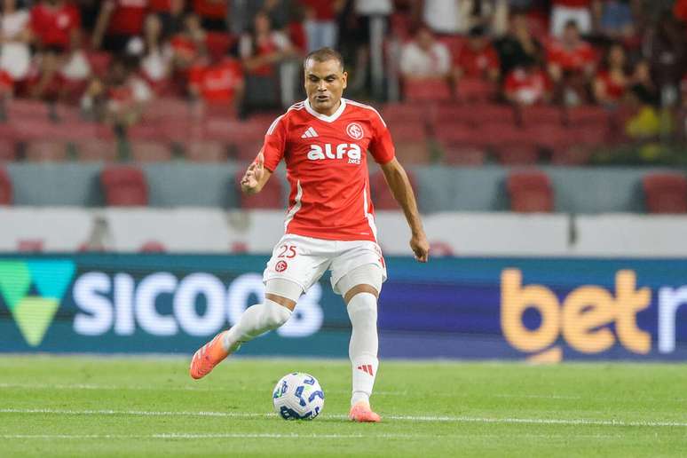 Mercado seguir&aacute; no Inter para mais uma temporada no Beira-Rio &ndash;