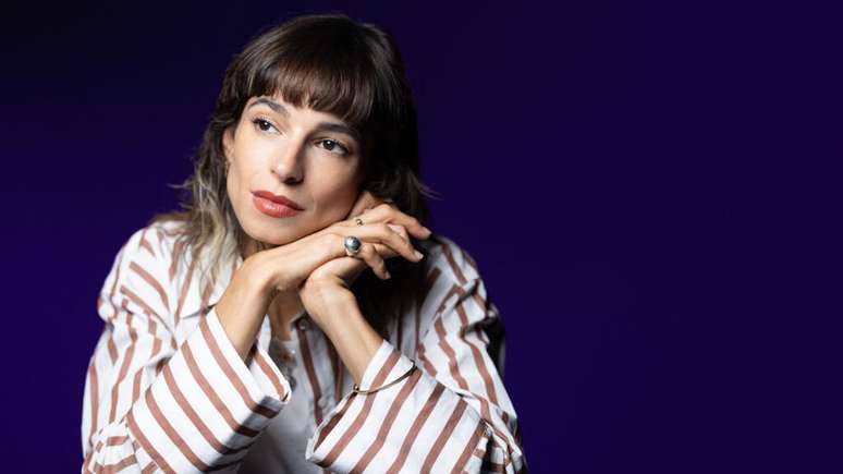 ఫ్రెంచ్ గాయకుడు-గేయరచయిత ఫ్లోర్ బెంగుయి 2024లో L'Impératrice బ్యాండ్‌ను విడిచిపెట్టారు.