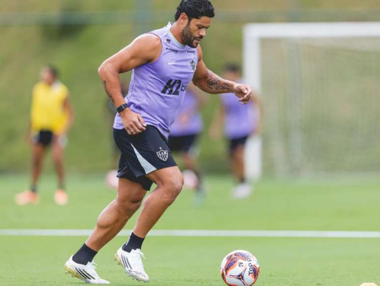 Hulk sofreu com especula&ccedil;&otilde;es mas se reapresenta ao clube mineiro &ndash;