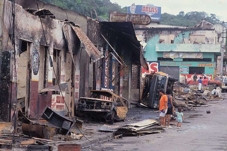 Muitas &aacute;reas de El Chorrillo ficaram destru&iacute;das com os ataques dos EUA
