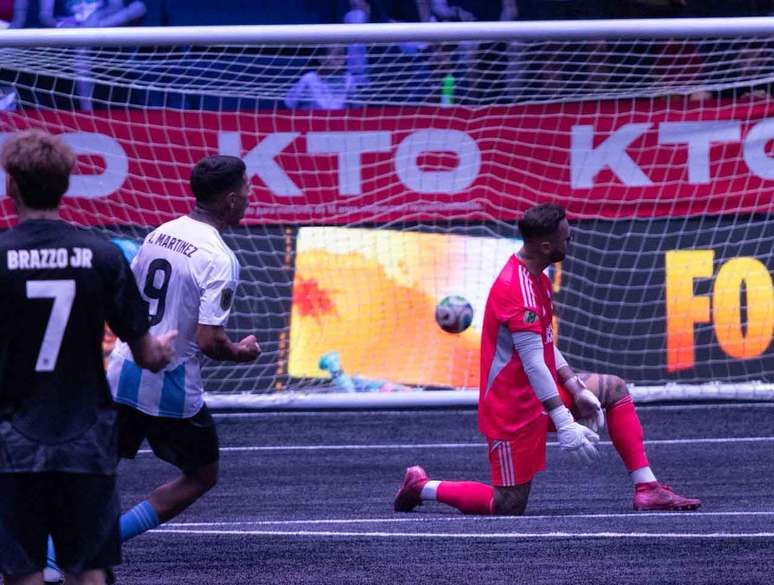 Argentina vence a Alemanha em jogo muito nervoso e de erros &ndash;