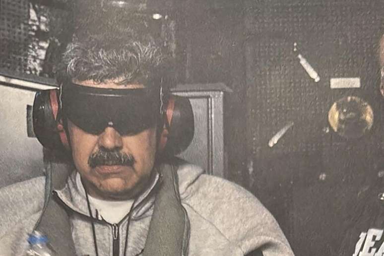 Nicol&aacute;s Maduro a bordo do navio USS Iwo Jima, em foto compartilhada por Trump