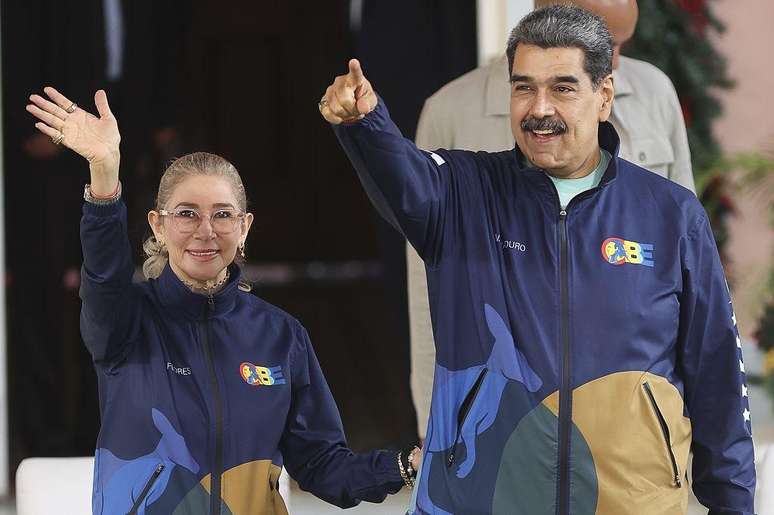 Nicol&aacute;s Maduro e sua esposa, Cilia Flores