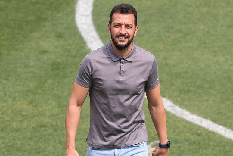 Dracena criticou aus&ecirc;ncia de Abel Ferreira em reapresenta&ccedil;&atilde;o &ndash;