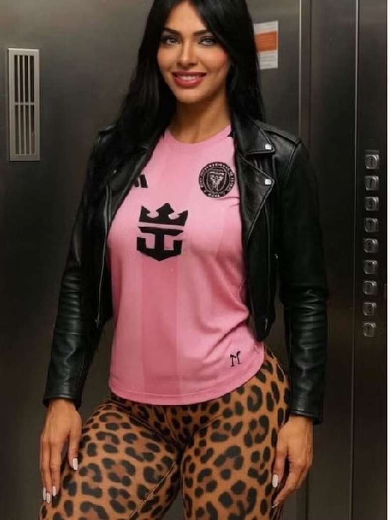 Suzy Medina, modelo brasileira e &ldquo;miss Bumbum World&rdquo; frisa que Messi &eacute; o seu maior &iacute;dolo no futebol &ndash;