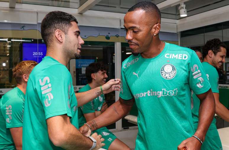 Andreas Pereira e Marlon Freitas durante a reapresenta&ccedil;&atilde;o do Palmeiras &ndash;