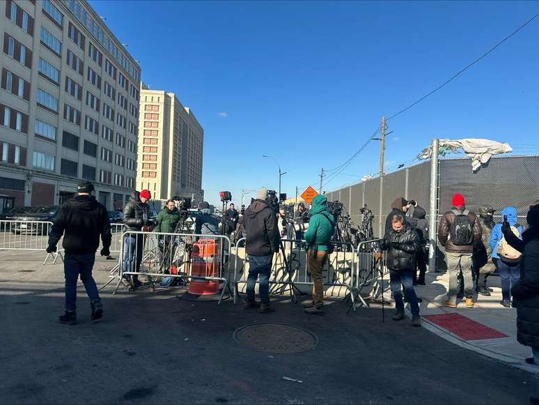 A pris&atilde;o onde Maduro e sua esposa, Cilia Flores, foram detidos t&ecirc;m v&aacute;rios andares e &eacute; cercada por muros e c&acirc;meras